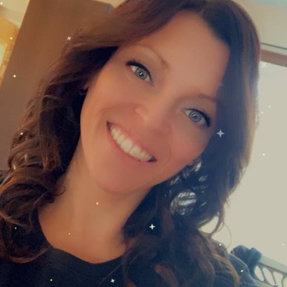 Meet your Posher, Lisa - Picture 1 of 1